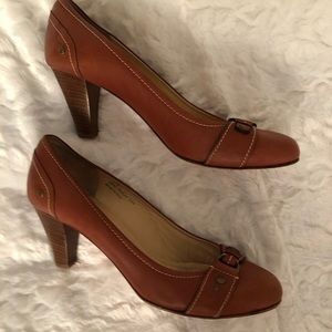 COACH Vintage Vivanna Calf Leather 3” Heels with White Stitching 11B